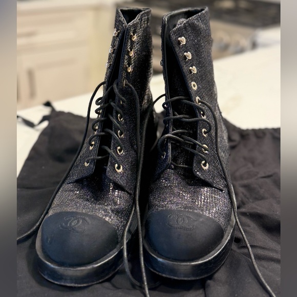 Chanel Black Sparkle Crossgrain Cap Toe Lace Up Boots - Sz 40 - Picture 1 of 8